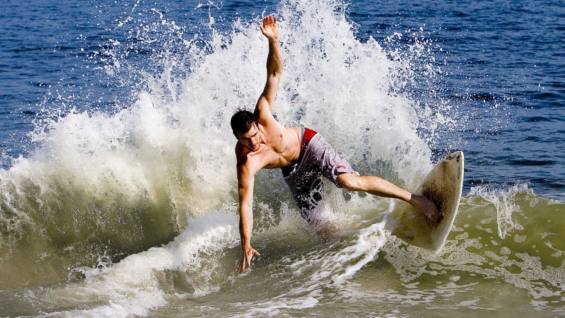 九游游戏在线玩-2025赛季最精彩的单圈盘点